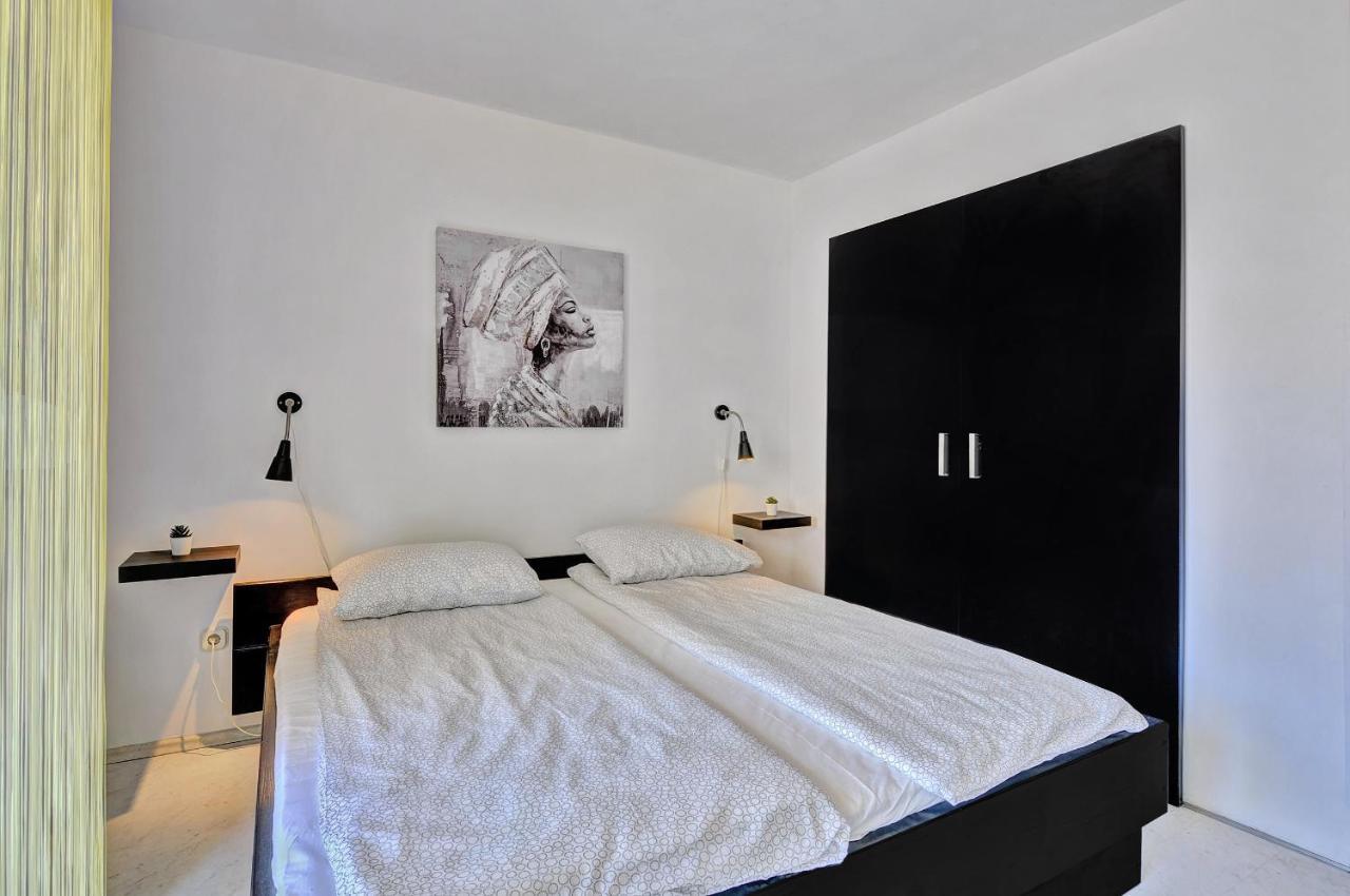 Lina Apartment พูลา ภายนอก รูปภาพ